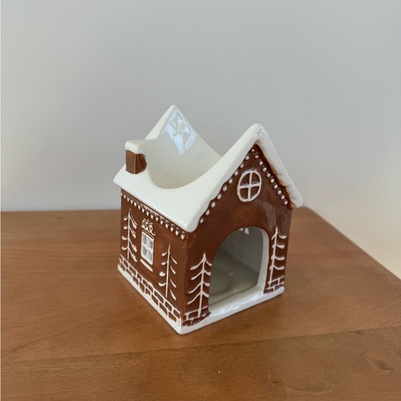 Gingerbread House Wax Warmer - Picture 5 of 6